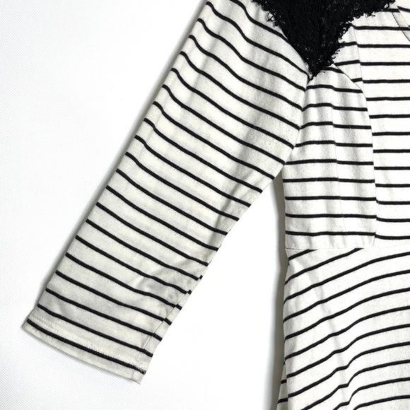 Motherhood Maternity Stripe & Lace Maternity Top M - Picture 2 of 8